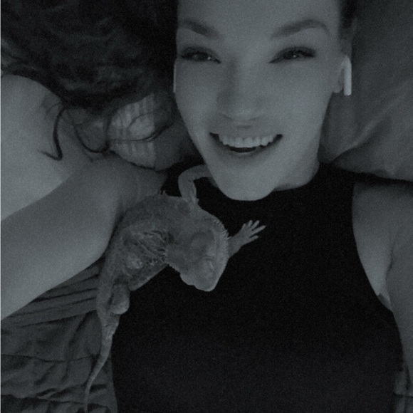 Meet your Posher, Ali - Picture 2 of 8